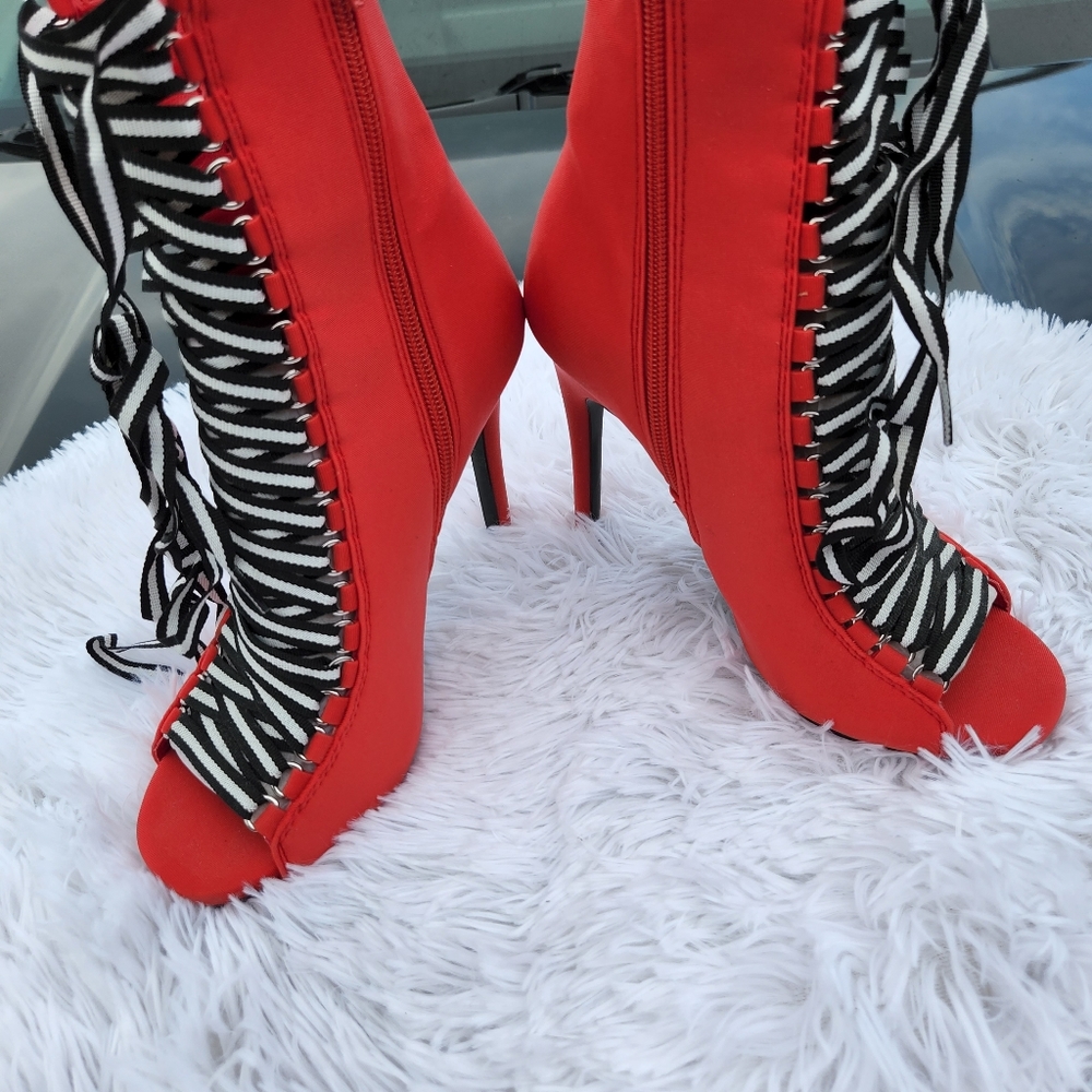 Steve Madden fuego lace up peep toe booties